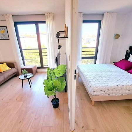 Le Valmy: Appartement Lumineux Au Pied Du Metro Lyon Exterior foto