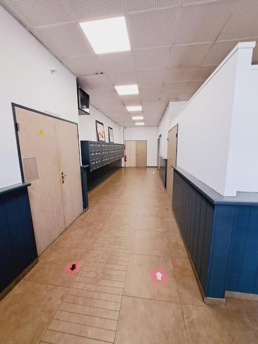 Le Valmy: Appartement Lumineux Au Pied Du Metro Lyon Exterior foto